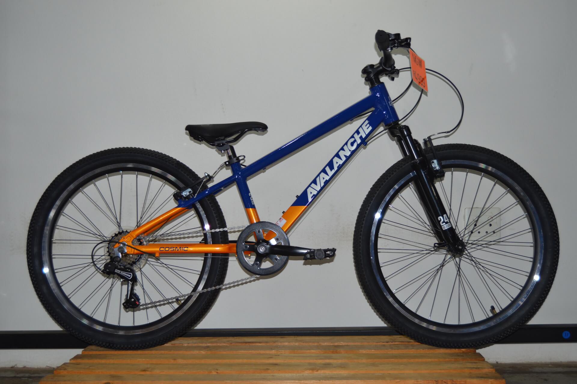 24_-_Avalanche_Cosmic_-_Boys Avalanche Cosmic 24 Boys Bike