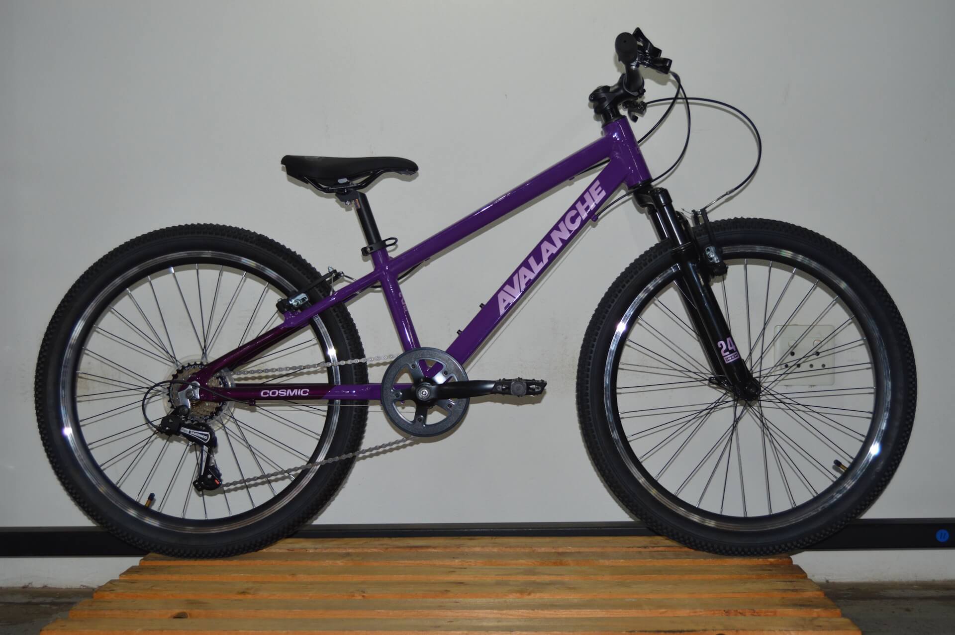 Avalanche Cosmic 24 Girls Bike